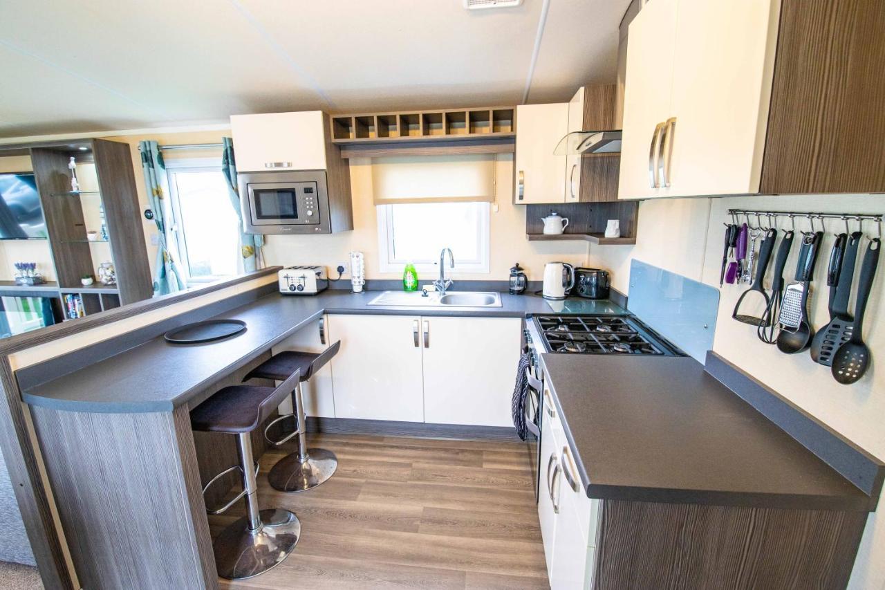 Big Skies Platinum Plus Holiday Home With Wifi, Netflix, Dishwasher, Decking Camber Exteriör bild