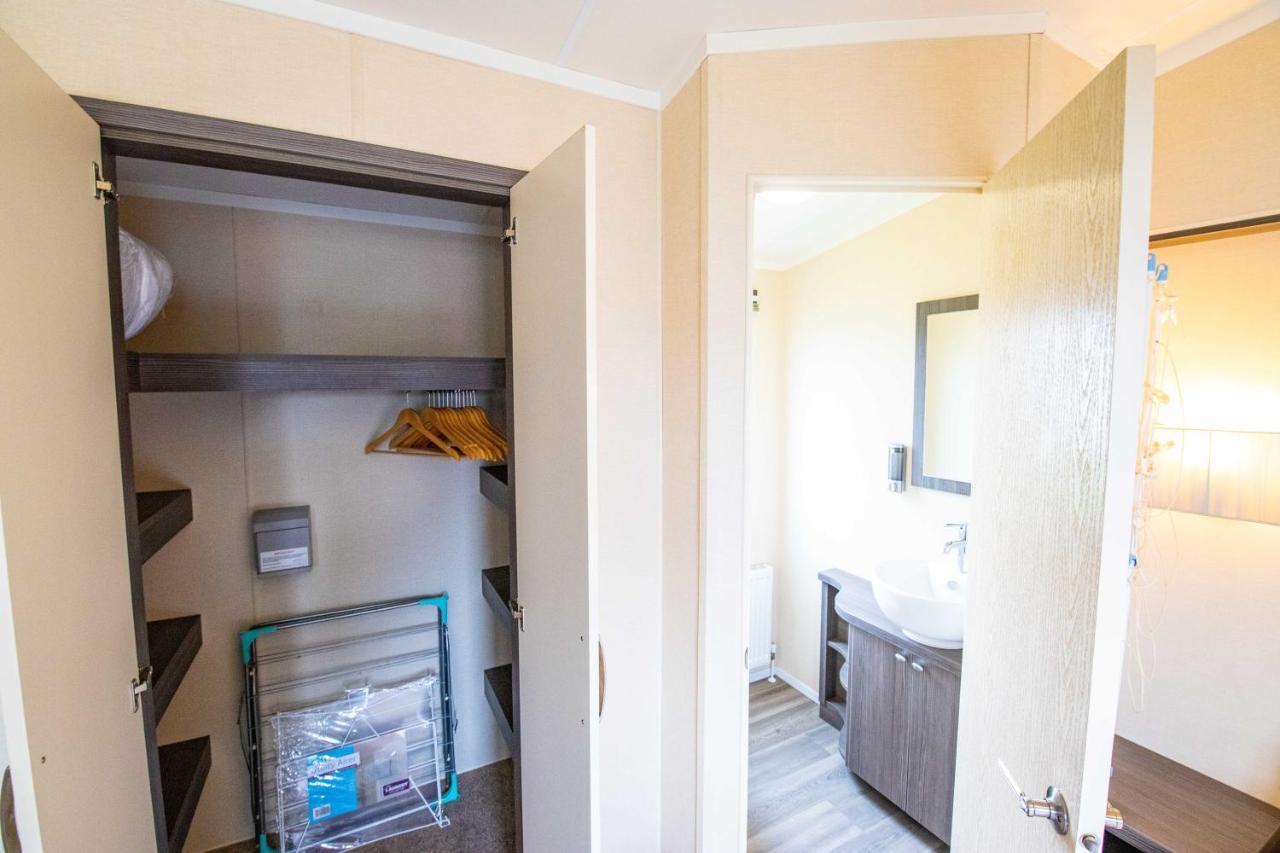 Big Skies Platinum Plus Holiday Home With Wifi, Netflix, Dishwasher, Decking Camber Exteriör bild